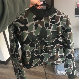ADIDAS CAMO CROPPED HOODIE. HARD TO FIND ONLINE